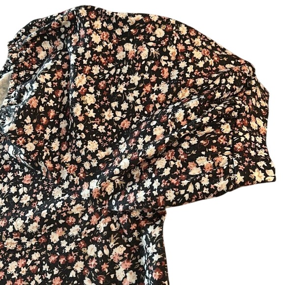 Womens‎ Size S Floral Print V Neck Short Sleeve Smocked Waist Mini Dress - Picture 4 of 7